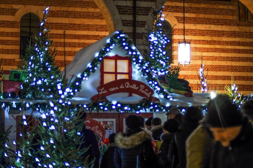 Mercatini Di Natale A Verona.I Mercatini Di Natale Di Verona Chiudono Con Un Bilancio Record Radio Pico