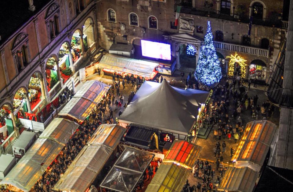 Mercatini Di Natale Verona.Mercatini Di Natale A Verona Il 17 Novembre Inaugurazione Ufficiale Con Molte Novita Radio Pico